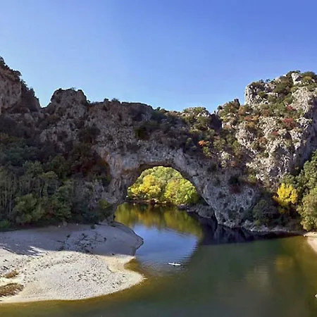In Ardeche Near Chateau De Ventadour Ferienhaus